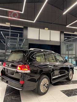 تۆیۆتا لاند کروزەر